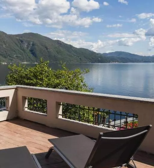Aamiaismajoitus (B&B) Ca Meison Lago Maggiore