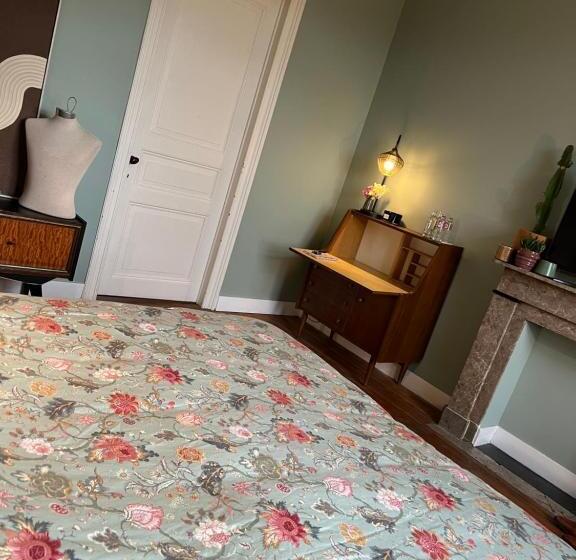 تختخواب و صبحانه Maison Grandjean