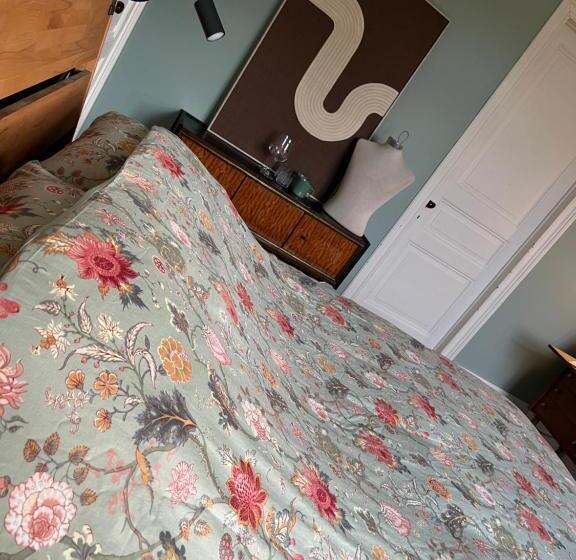 تختخواب و صبحانه Maison Grandjean