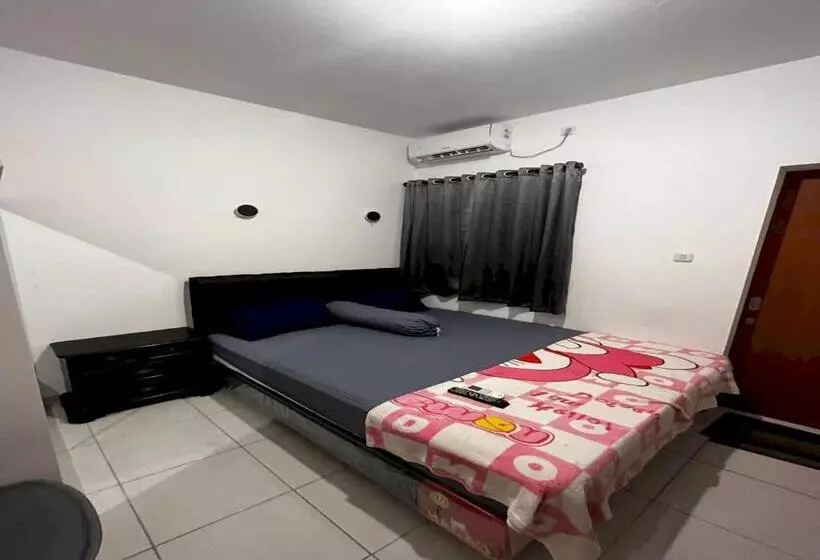 ホテル Oyo 94169 Flamboyan Harapan Indah