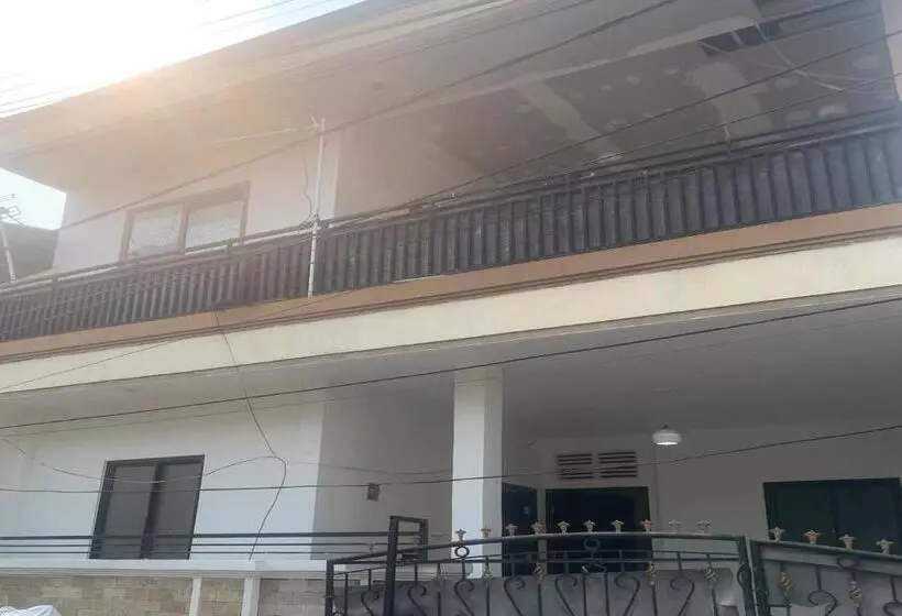 ホテル Oyo 94169 Flamboyan Harapan Indah