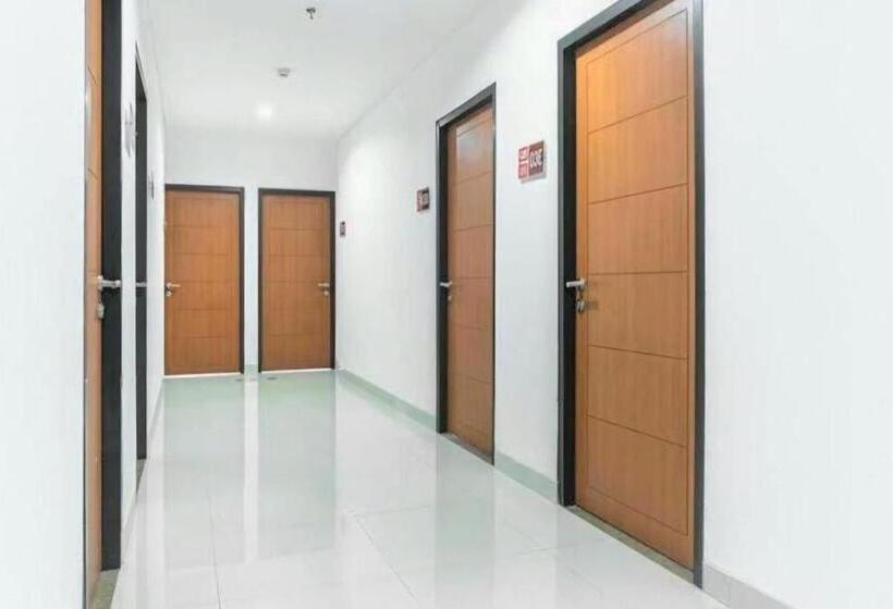 Hotel Oyo 94169 Flamboyan Harapan Indah