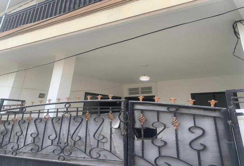 Hotel Oyo 94169 Flamboyan Harapan Indah