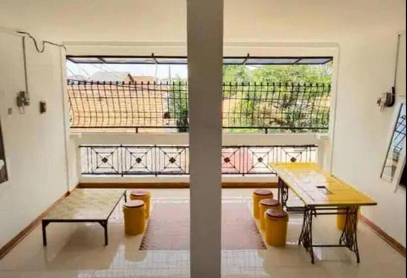 Hotel Oyo 94169 Flamboyan Harapan Indah