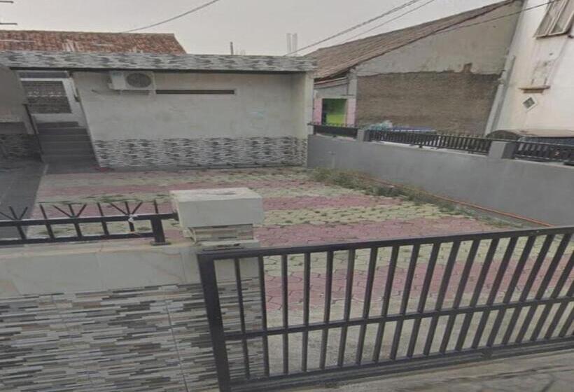 Hotel Oyo 94169 Flamboyan Harapan Indah