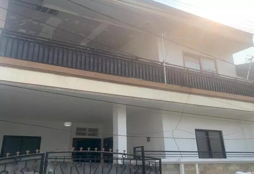 ホテル Oyo 94169 Flamboyan Harapan Indah