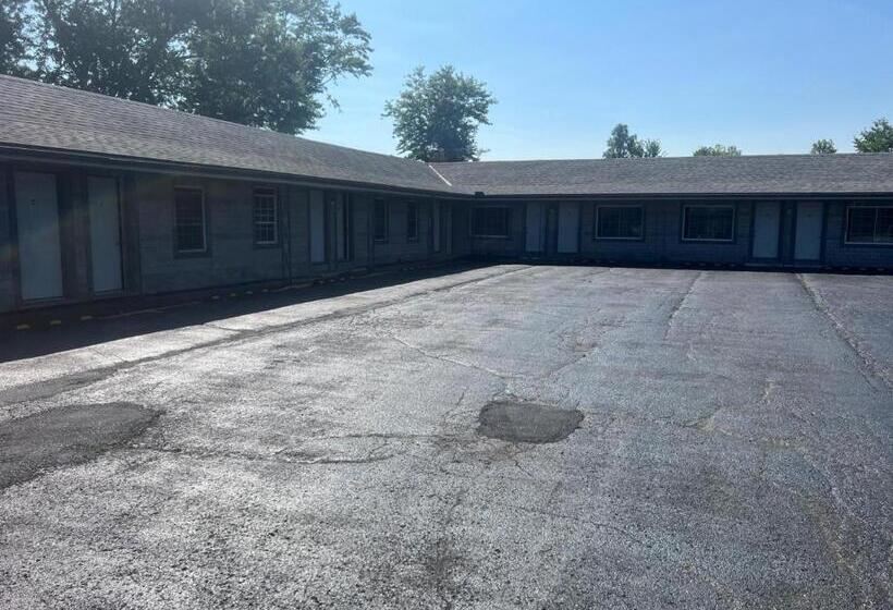 Niagara Parkway Riverview Inn