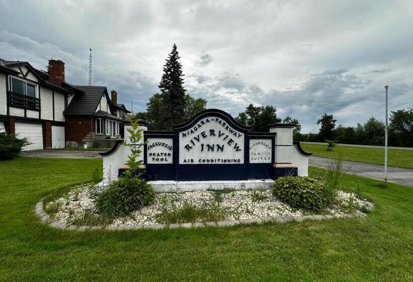 Niagara Parkway Riverview Inn