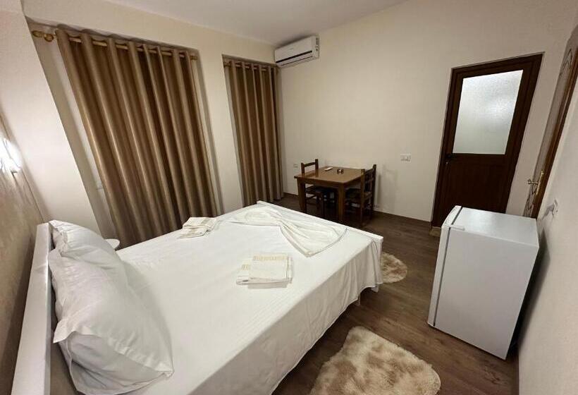 پانسیون Guni Inn