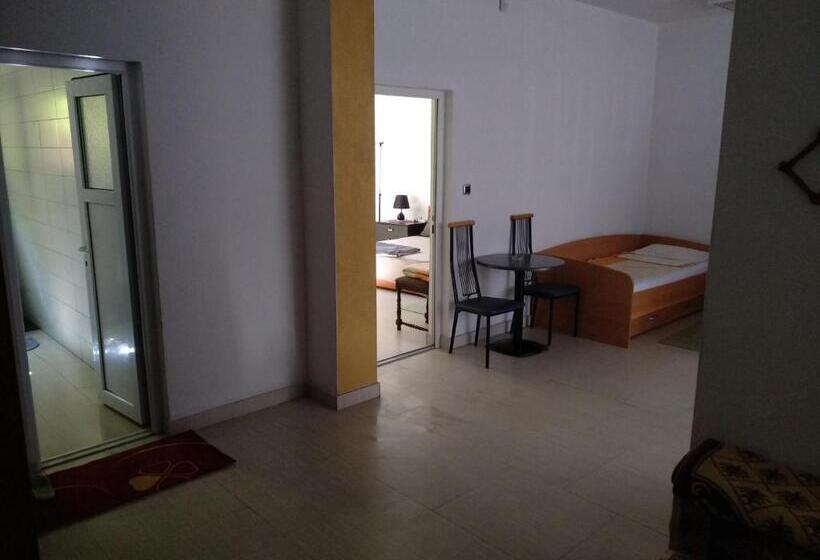 پانسیون House šadrvan