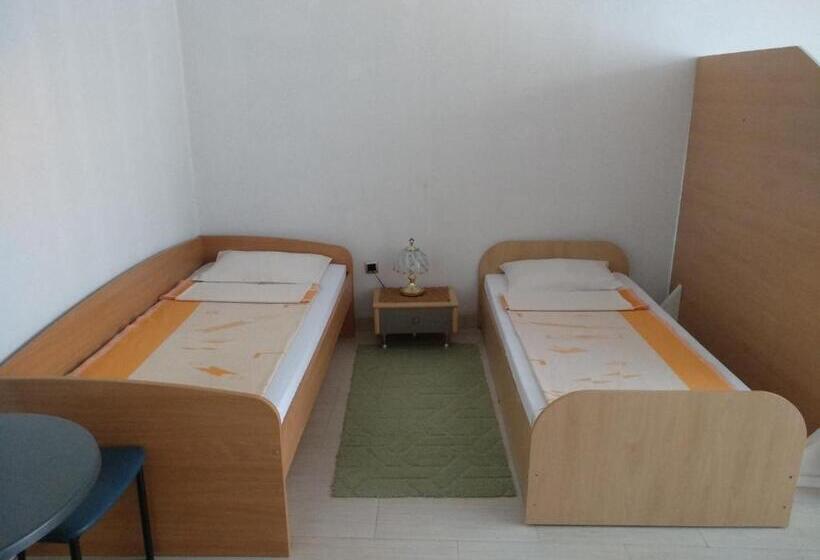 پانسیون House šadrvan