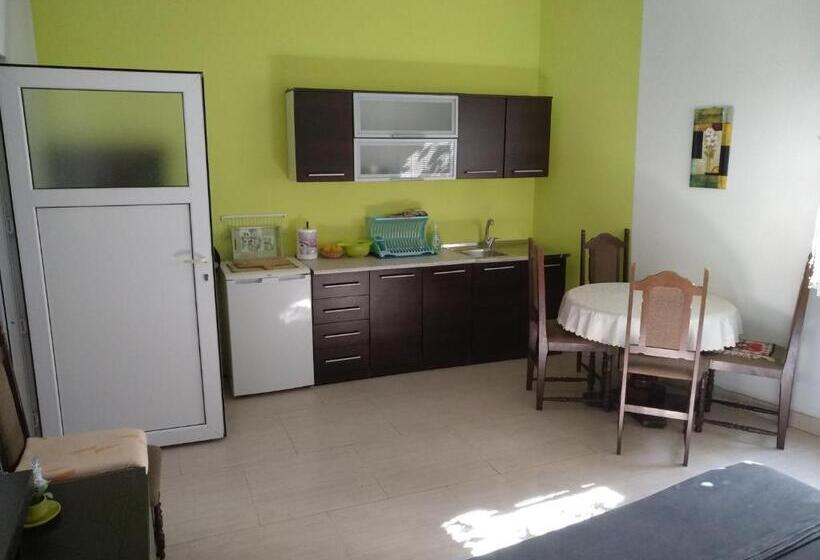 پانسیون House šadrvan