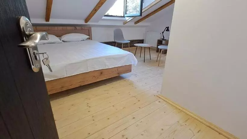 پانسیون King S Neighbours