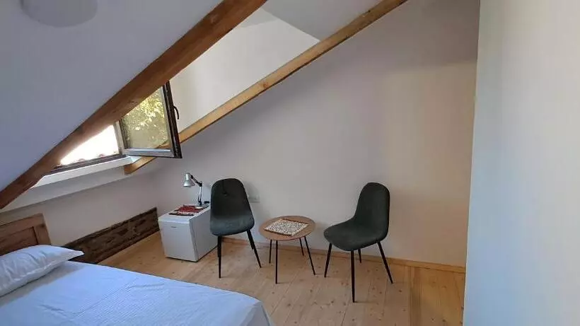 پانسیون King S Neighbours