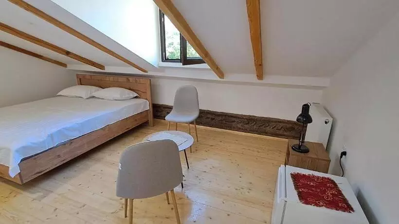 پانسیون King S Neighbours