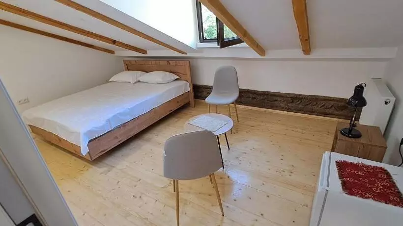 پانسیون King S Neighbours