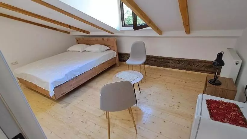 پانسیون King S Neighbours