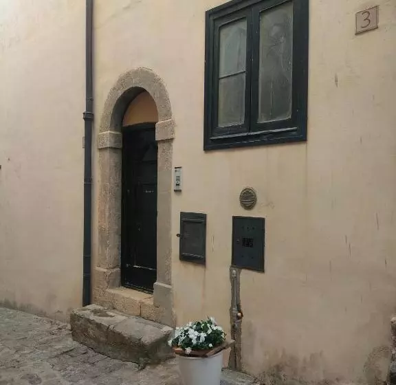 Aamiaismajoitus (B&B) A P E House