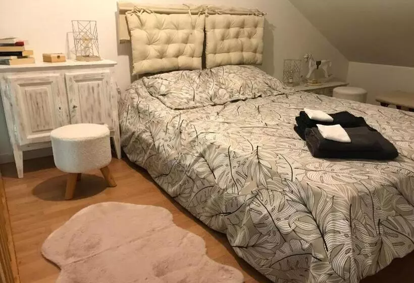 ベッドアンドブレックファースト Aux Bois De Cerf