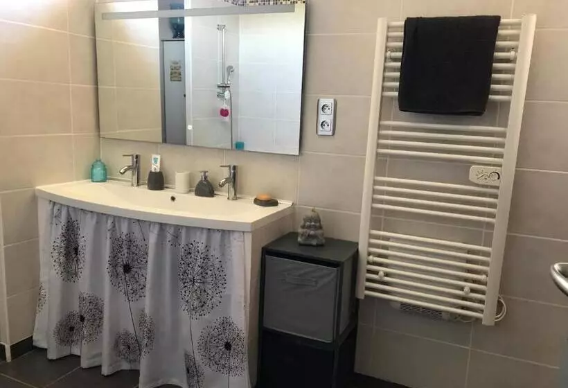 ベッドアンドブレックファースト Aux Bois De Cerf