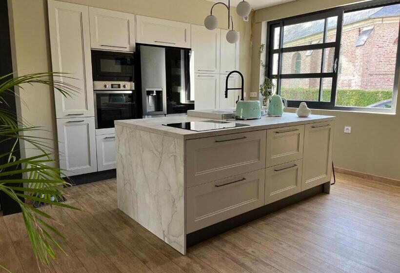 تختخواب و صبحانه L Hirondelle Du Printemps 2