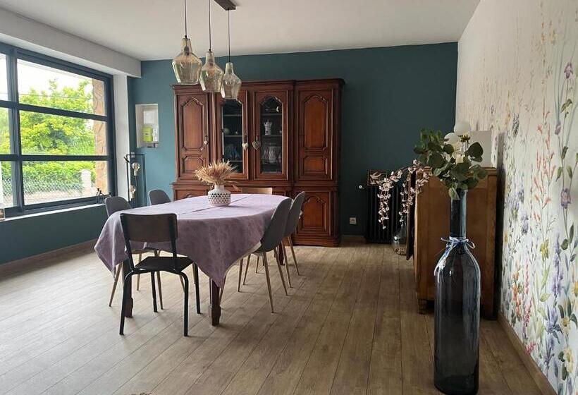 تختخواب و صبحانه L Hirondelle Du Printemps 2