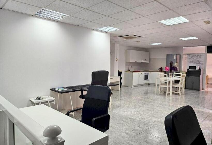 تختخواب و صبحانه Spacious Apartsuite In Heart Of Corralejo By Amazzzing Travel