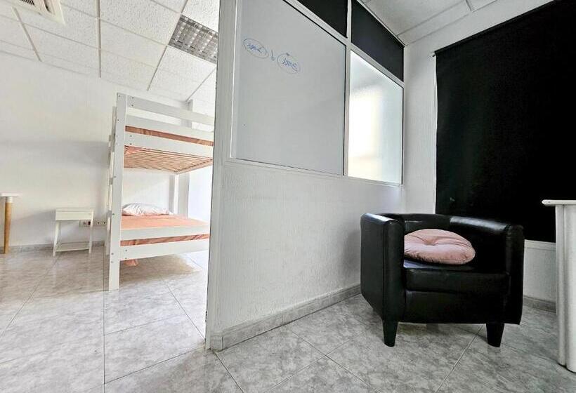 تختخواب و صبحانه Spacious Apartsuite In Heart Of Corralejo By Amazzzing Travel