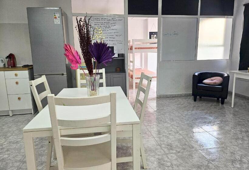 تختخواب و صبحانه Spacious Apartsuite In Heart Of Corralejo By Amazzzing Travel