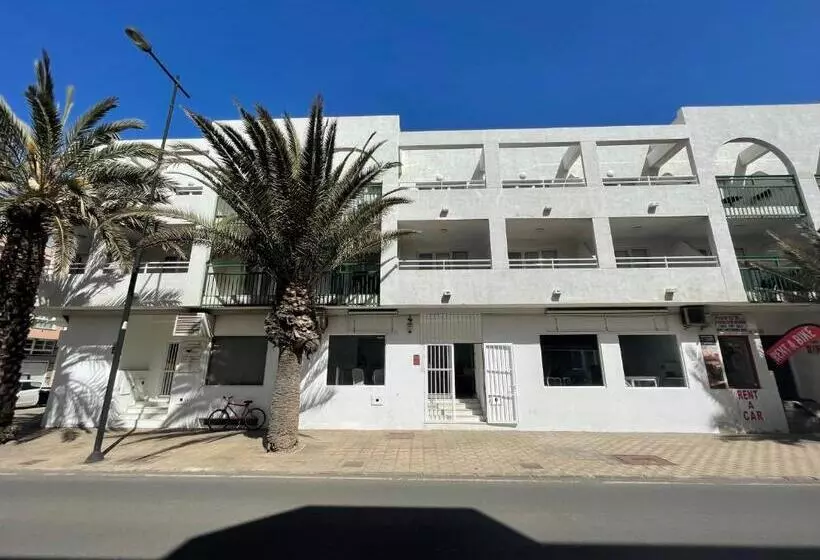 ベッドアンドブレックファースト Spacious Apartsuite In Heart Of Corralejo By Amazzzing Travel