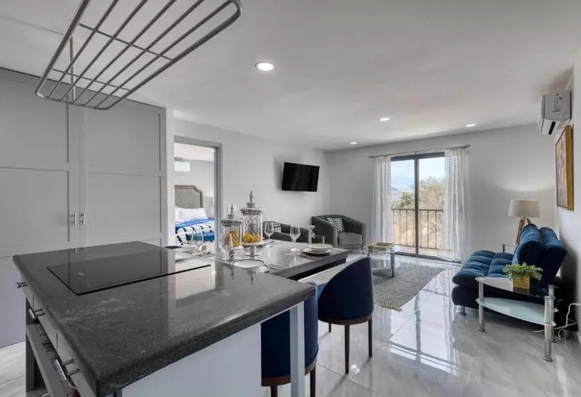 Cabo Cove 408