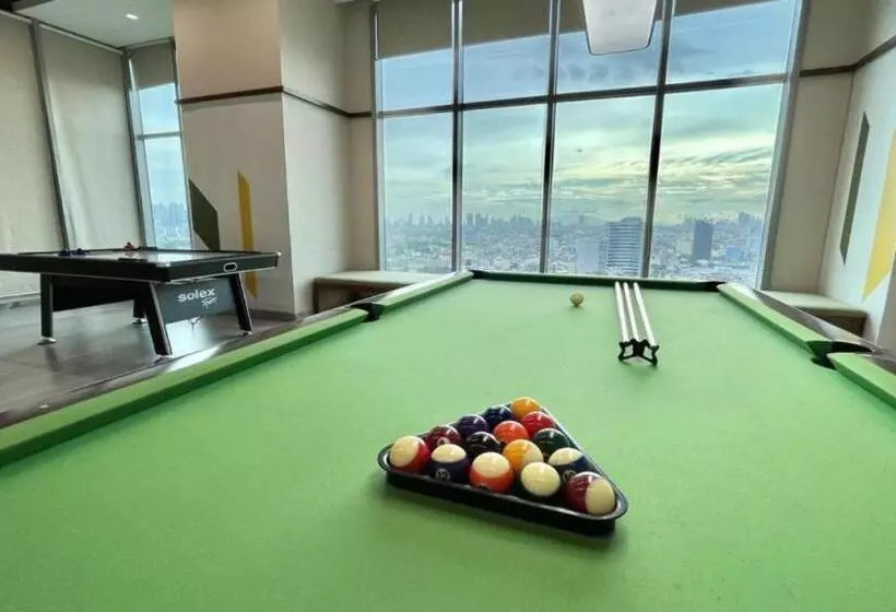 هتل Modern Studio Unit With City And Golf Course View