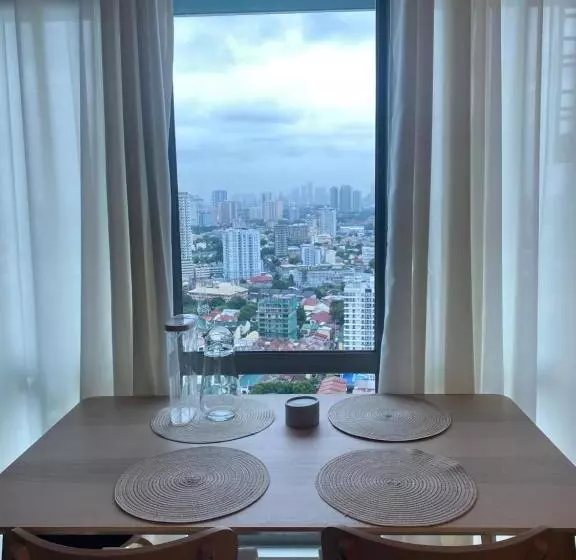 هتل Modern Studio Unit With City And Golf Course View
