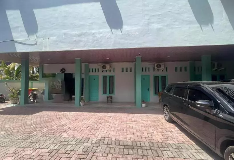 Hotelli Reddoorz Near Kantor Bupati Tapanuli Tengah Aek Tolang