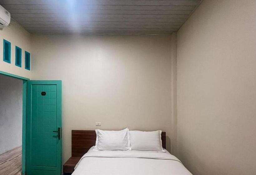 Otel Reddoorz Near Kantor Bupati Tapanuli Tengah Aek Tolang