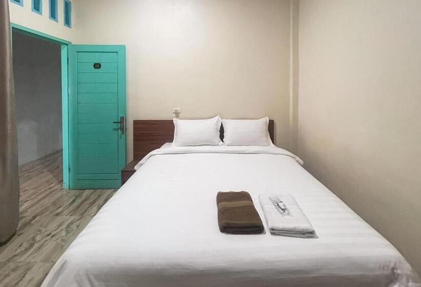 Otel Reddoorz Near Kantor Bupati Tapanuli Tengah Aek Tolang