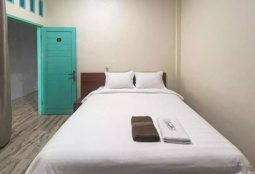 Hotelli Reddoorz Near Kantor Bupati Tapanuli Tengah Aek Tolang