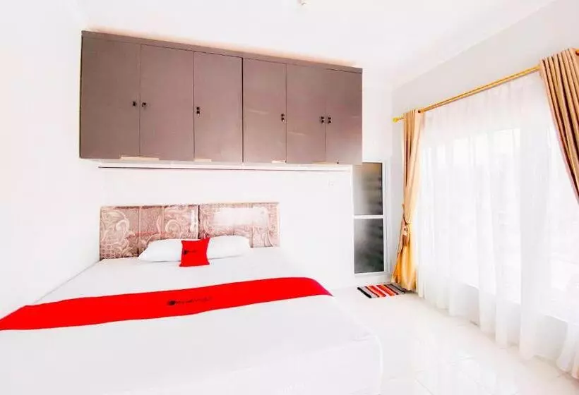 Hotelli Reddoorz Syariah At Gcl Bukittinggi