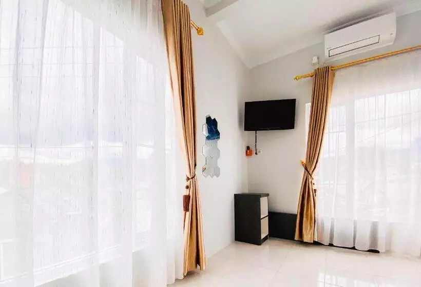 Hotelli Reddoorz Syariah At Gcl Bukittinggi