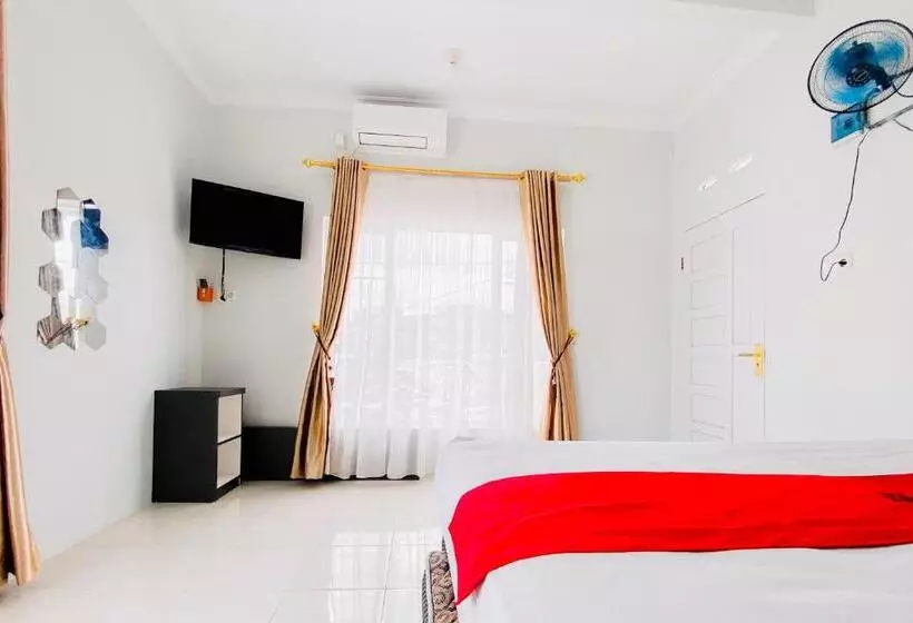 Hotelli Reddoorz Syariah At Gcl Bukittinggi