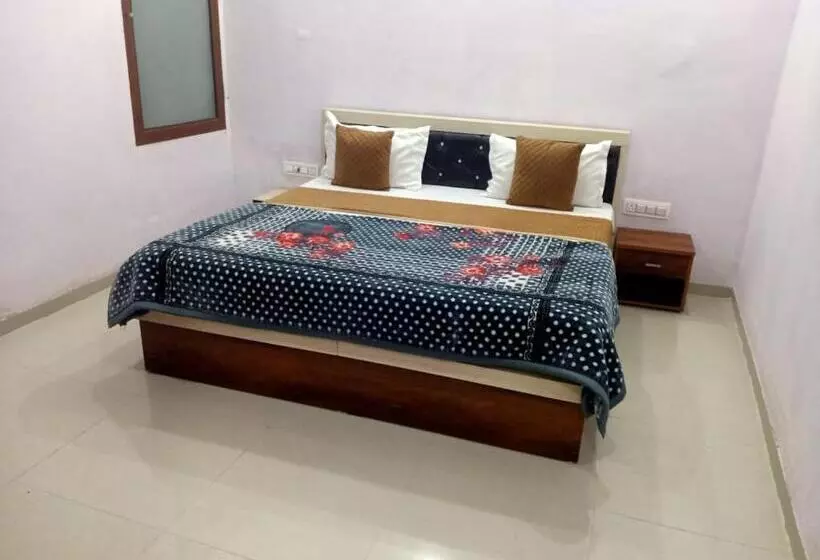 ホテル Shree Govind Dev & Restaurant