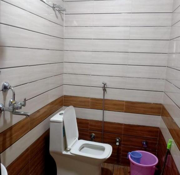 فندق Shree Govind Dev & Restaurant