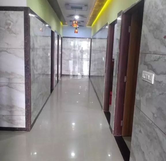ホテル Shree Govind Dev & Restaurant