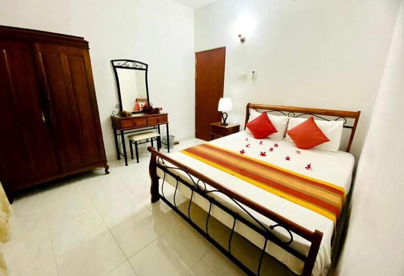 Отель Velapura River Garden