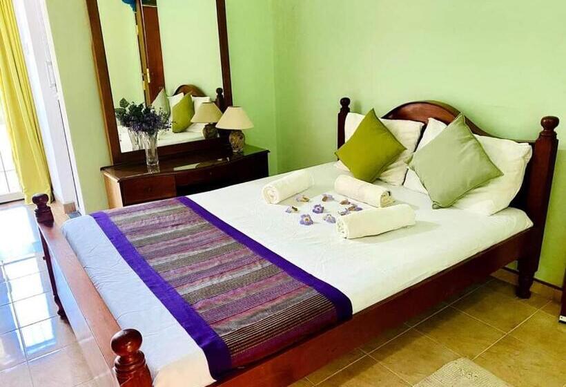 Отель Velapura River Garden