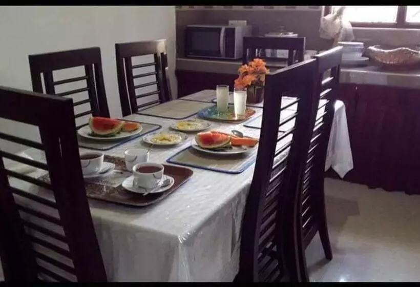 Hotelli Velapura River Garden