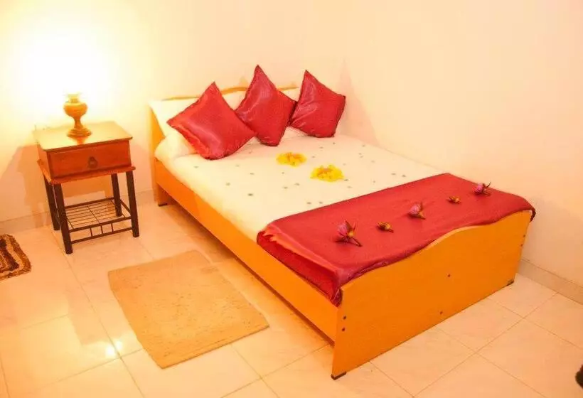 Hotelli Velapura River Garden