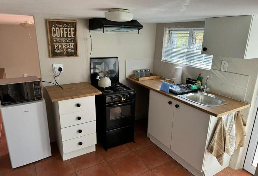 Pension Bee Hive Guest Cottage