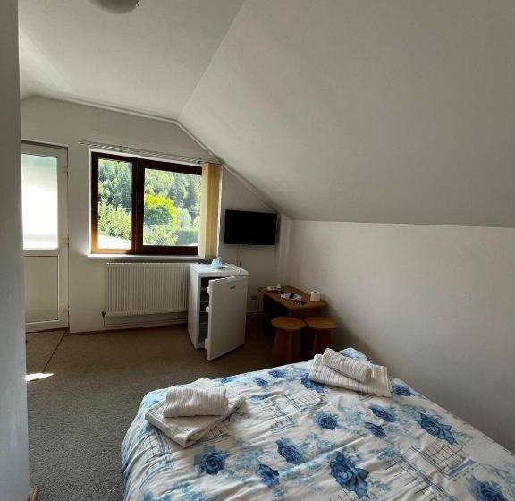 پانسیون Forest View Cottage