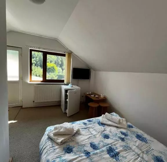 پانسیون Forest View Cottage